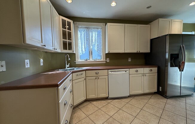 4 beds, 1.5 baths, 1,632 sqft, $3,800