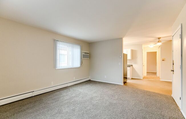 1 bed, 1 bath, 585 sqft, $950, Unit 4