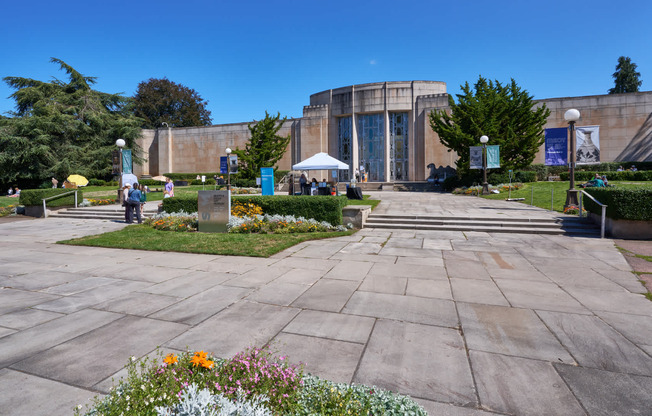 Take in the Sights at the Asian Art Museum