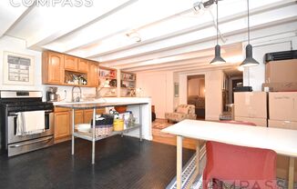 1 bed, 1 bath, $2,700, Unit 1