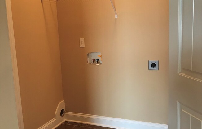 1 bed, 1 bath, 765 sqft, $825, Unit 090