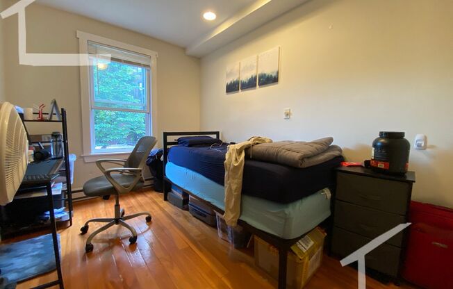 Charming 3 Bedroom- NO Broker FEE