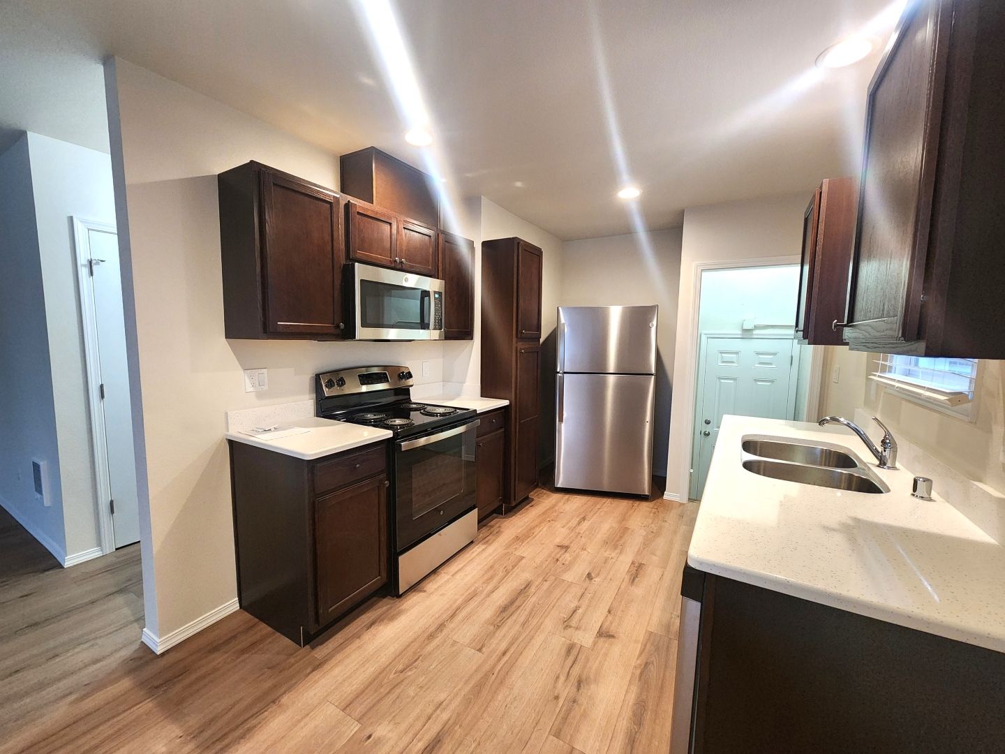 Fully Renovated Townhomes! Brand New Stainless Steel Appliances! & Bonus Area!