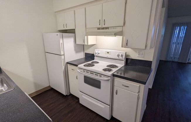 2 beds, 2 baths, 900 sqft, $1,575, Unit #01