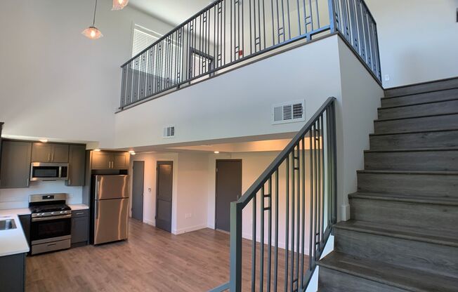 (6115) 14645 Vanowen St.