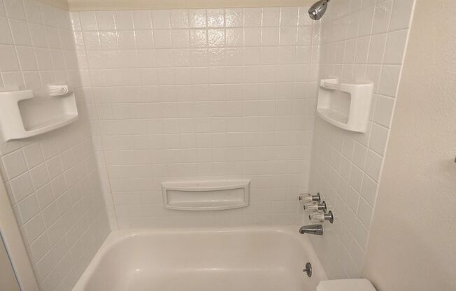 Studio, 1 bath, 350 sqft, $995, Unit 307
