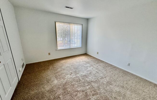 2 beds, 1 bath, 1,000 sqft, $1,295, Unit 615 Flint Rd. #5