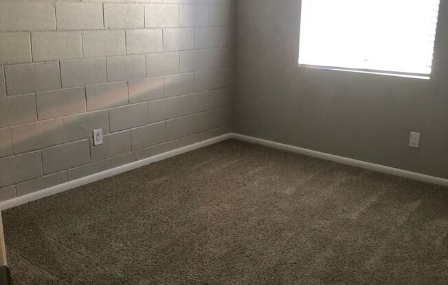 2 beds, 2 baths, 883 sqft, $1,210, Unit 215