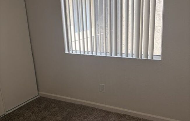 2 beds, 1 bath, 775 sqft, $2,195, Unit 086