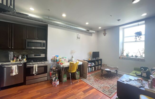 1236 E Columbia Ave.