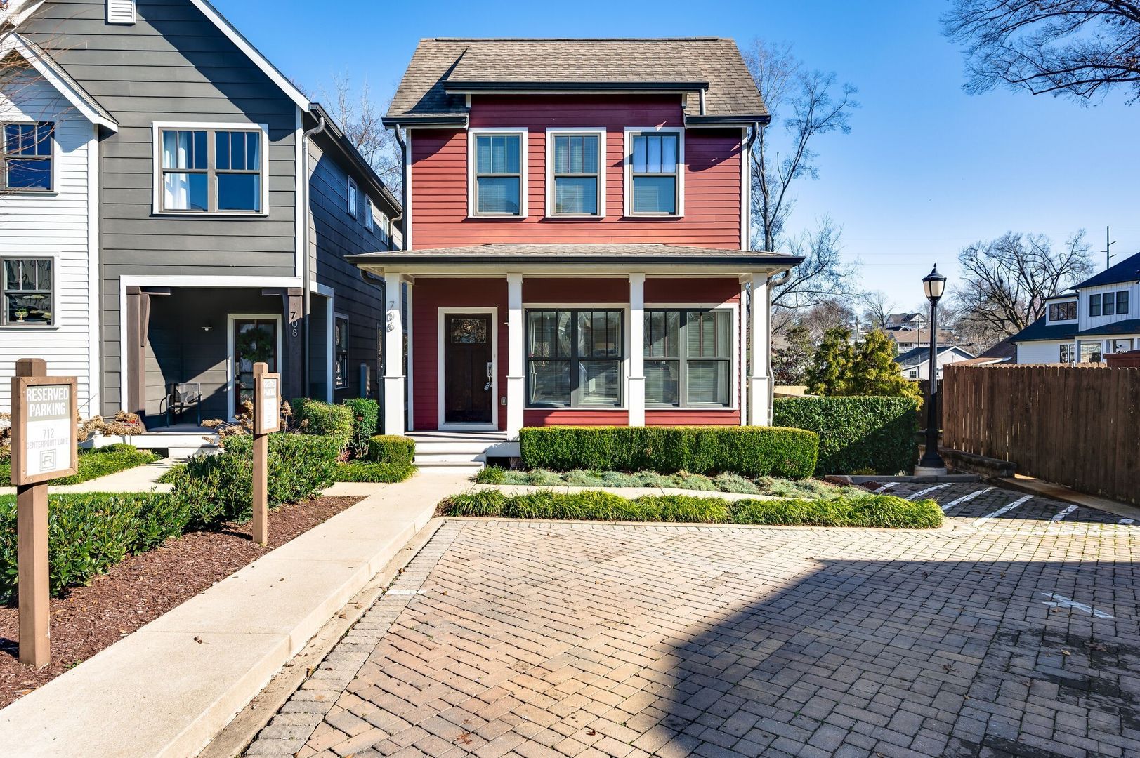 Great 3BE/2.5BA cottage home in popular Richland Station!