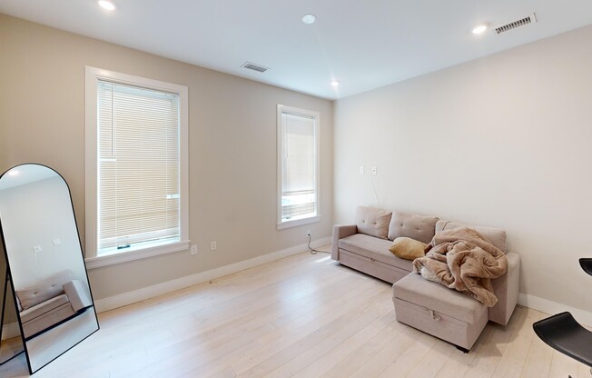 1 bed, 1 bath, 725 sqft, $3,075, Unit 206