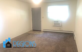 2 beds, 1 bath, 800 sqft, $875, Unit B