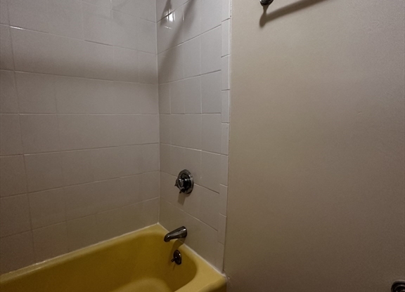 1 bed, 1 bath, 500 sqft, $2,400, Unit 45