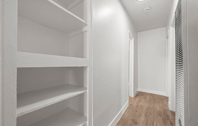 2 beds, 1 bath, 875 sqft, $1,688, Unit 7a