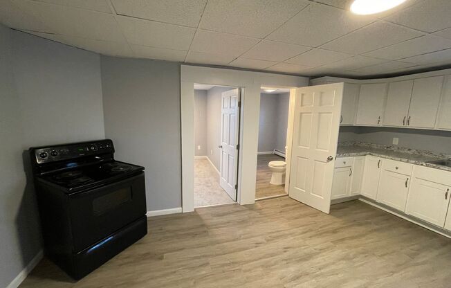 Second Floor 2 Bedroom with 1 Car Off Street Parking $1800/mo in W. Manchester