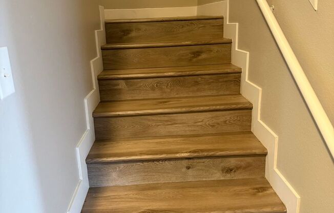 3 beds, 2.5 baths, 1,564 sqft, $2,350, Unit 04-101