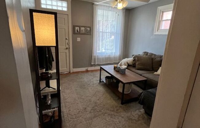 Lovely Hampden EOG 2bd/2ba Rowhome w CAC & W/D! Available 6/15