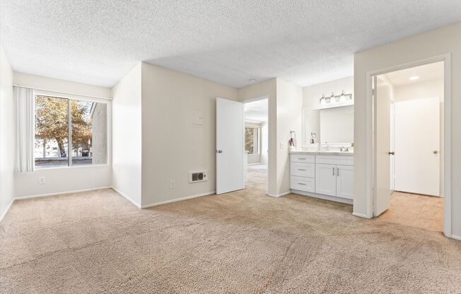 2 beds, 1 bath, 876 sqft, $2,495, Unit A208