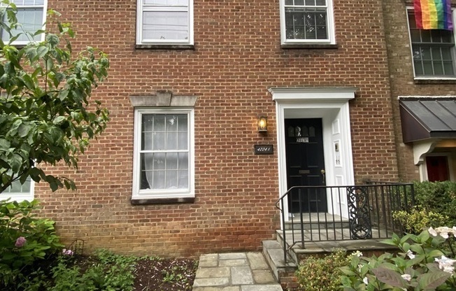 4224 1/2 RIV RD