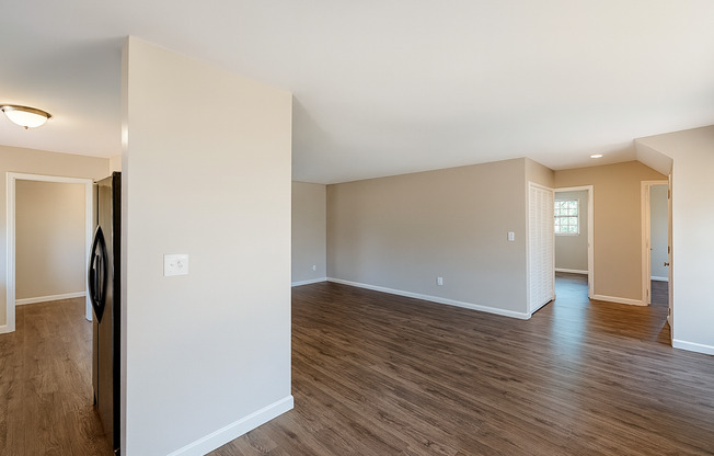 7 Bed 3 Bath House on Tipton- Great for Big Groups!!