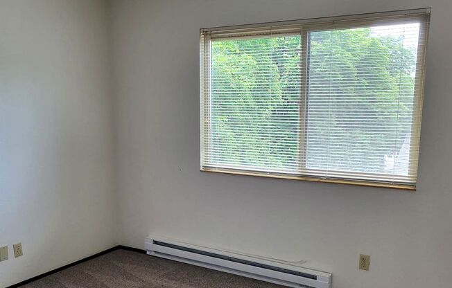 2 beds, 1 bath, 950 sqft, $2,495, Unit 39
