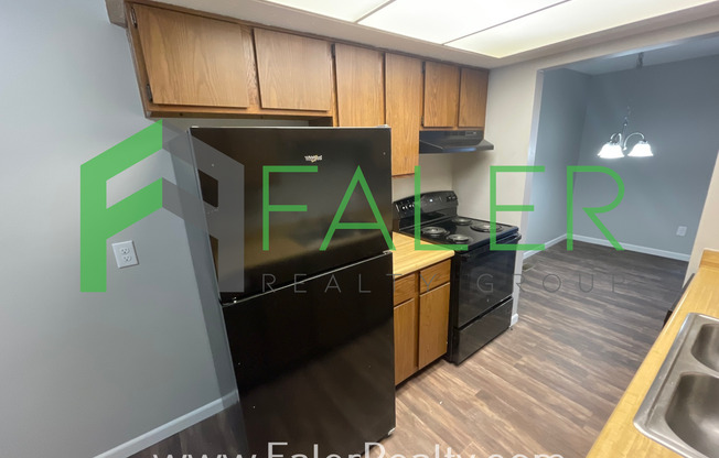 2 beds, 1 bath, 900 sqft, $975, Unit A