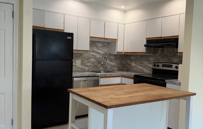 2 beds, 2.5 baths, 1,550 sqft, $2,850, Unit Unit 44