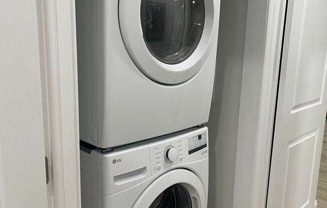 3 beds, 2.5 baths, 1,400 sqft, $1,995, Unit 4526-E37