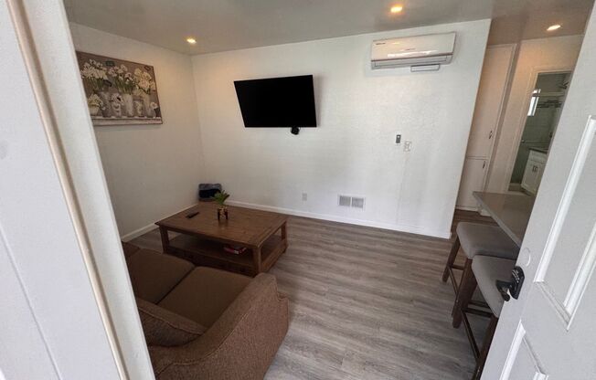 1 bed, 1 bath, 600 sqft, $2,375, Unit 10
