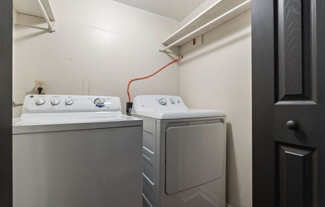 2 beds, 1 bath, 1,070 sqft, $1,497, Unit 1208G