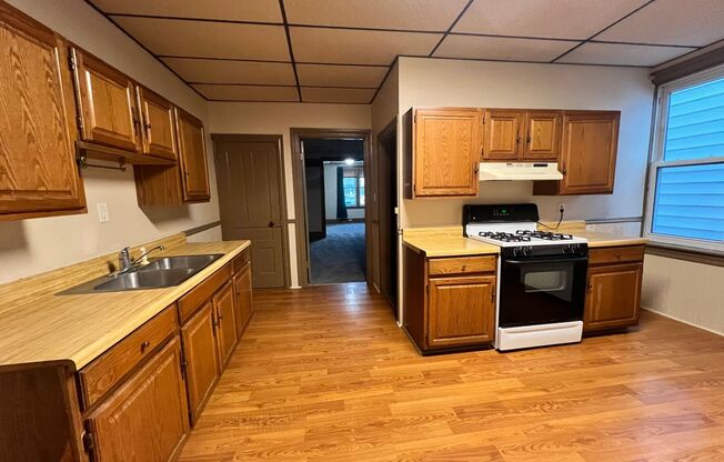 1 bed, 1 bath, $1,150, Unit Apt 1