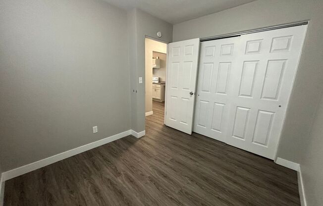 2 beds, 1 bath, 888 sqft, $975, Unit 2