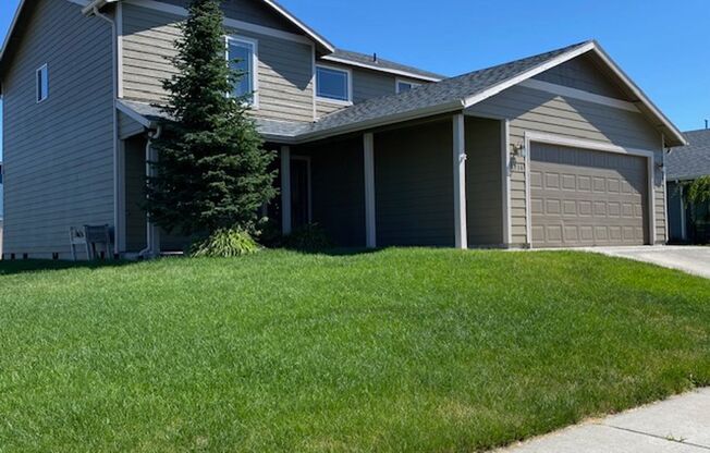 Large Corner Lot 4BR, 2.5BA Cheney Home In Big Sky #1455