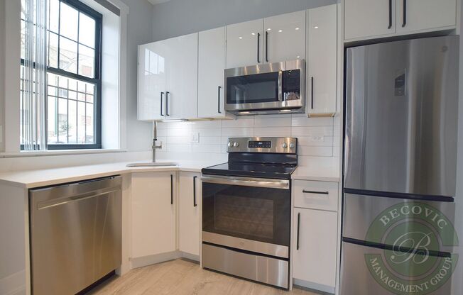 Studio, 1 bath, 280 sqft, $1,475, Unit 112