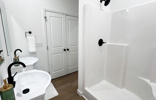 3 beds, 2.5 baths, 1,460 sqft, $1,595, Unit 326 Hummingbird Lane