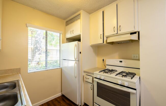 2 beds, 1 bath, 772 sqft, $2,495, Unit 4225-B