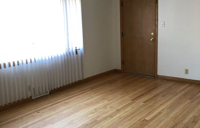 3421 N. Oakland Ave.