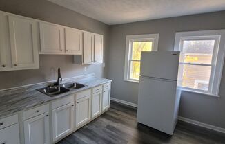 3 beds, 1 bath, $1,200, Unit Up