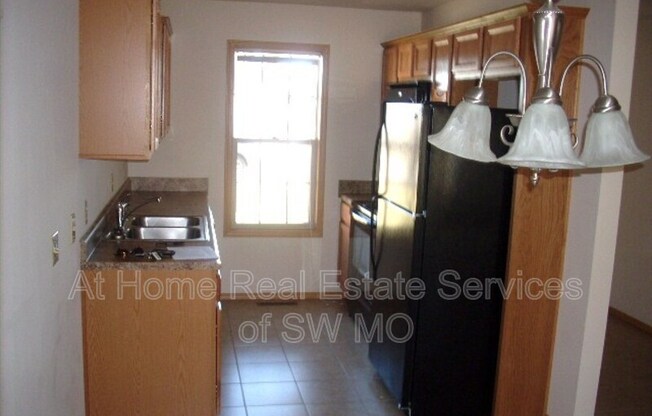 2307 W PARKVIEW