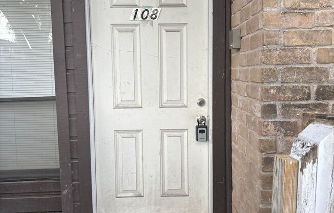 1 bed 1.5 bath
