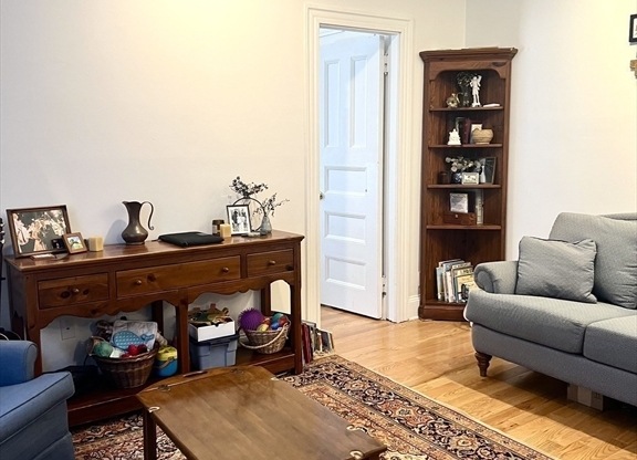 1 bed, 1 bath, 572 sqft, $3,200, Unit 6C