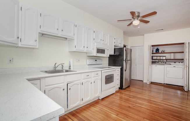 18 COTTAGE ST