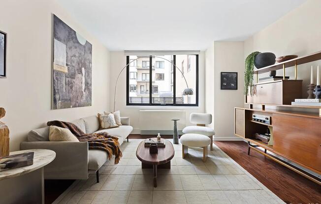 2 beds, 2 baths, 896 sqft, $5,490