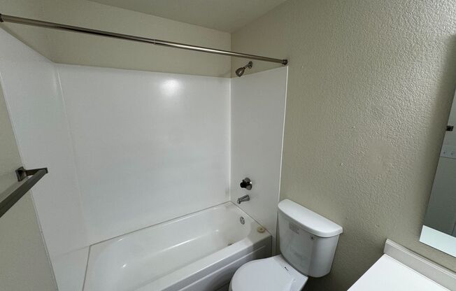 3 beds, 2 baths, 1,126 sqft, $2,275, Unit C201