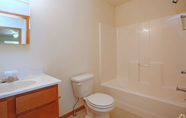 2 beds, 2 baths, 1,155 sqft, $1,400, Unit Apt 37