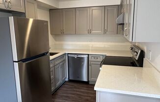 2 beds, 1 bath, $1,595, Unit #2