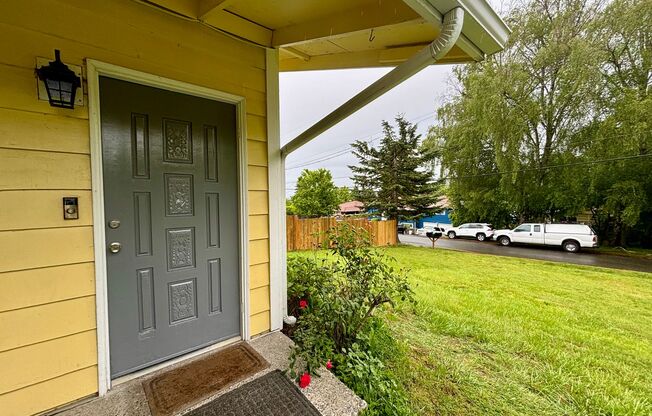 Welcome Home 3BD/1BA Home on Corner Lot