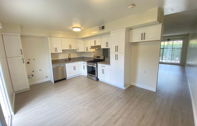 2 beds, 1.5 baths, $2,650, Unit Unit B