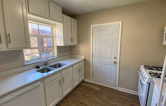 1 bed, 1 bath, 800 sqft, $1,550, Unit 4827 W 14th Ave